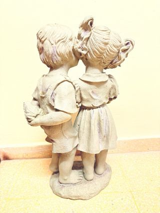 Escultura jardín niño y niña 53x30x16