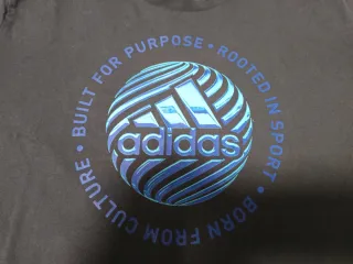 Camiseta Adidas Negra y Azul