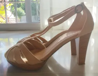 Tacones Beige