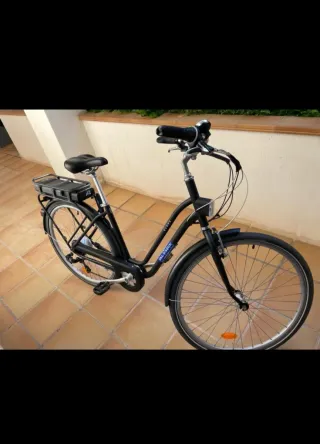 Bicicleta Eléctrica Urbana Negra