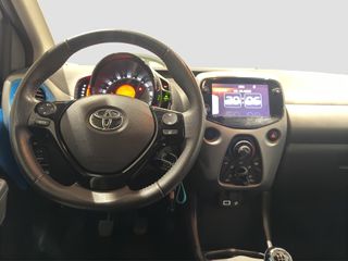 TOYOTA AYGO 1.0 VVT-I X-PLAY X-SKY 72 5P