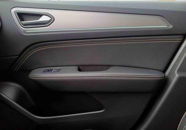 RENAULT ARKANA TECHNO E-TECH FULL HYBRID 105 KW (145CV)