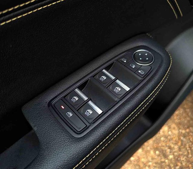 RENAULT ARKANA TECHNO E-TECH FULL HYBRID 105 KW (145CV)