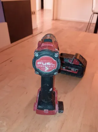 Taladro Percutor/Destornillador Milwaukee M18 FUEL