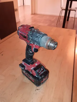 Taladro Percutor/Destornillador Milwaukee M18 FUEL