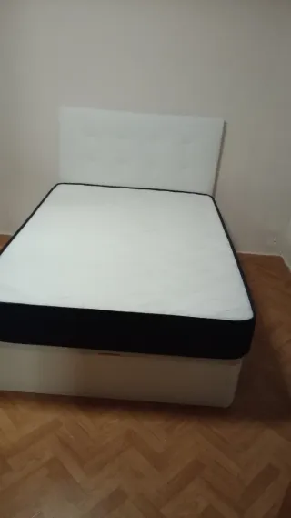 Colchones, canapés,Somier,base tpz,cabezal,mesitas