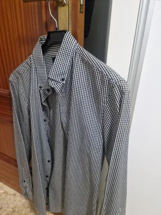 Camisa de cuadros blanco y negro