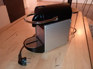 Cafetera Nespresso Compacta