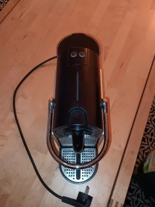 Cafetera Nespresso Compacta