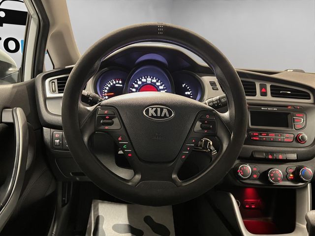 Kia Ceed 1.4 CVVT 100cv Concept