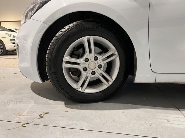 Kia Ceed 1.4 CVVT 100cv Concept