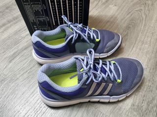 Zapatillas Adidas Training Moradas