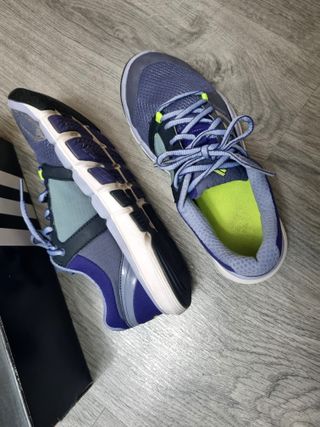 Zapatillas Adidas Training Moradas