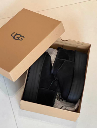 Plataforma     UGG      negra