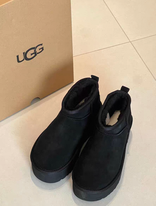 Plataforma     UGG      negra