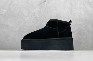 Plataforma     UGG      negra