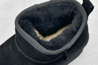 Plataforma     UGG      negra