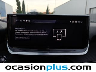 Peugeot 2008 Allure Hybrid eDCS6 100 kW (136 CV)