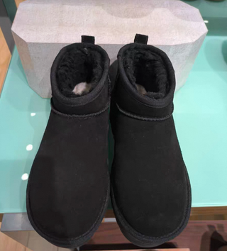 Plataforma     UGG      negra