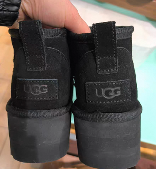 Plataforma     UGG      negra
