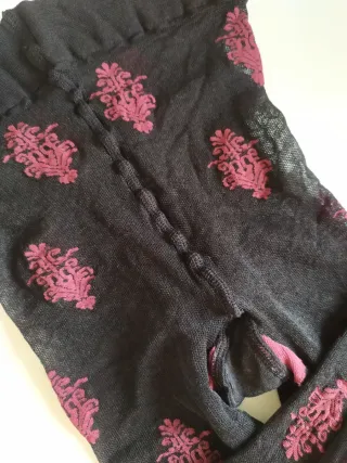 Medias negras con estampado borgoña T. XS/S