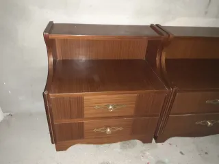 Due comodini in legno (2 unità)