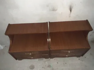 Due comodini in legno (2 unità)