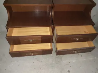 Due comodini in legno (2 unità)