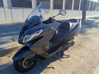 Suzuki Burgman 400 Año 2013.