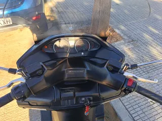 Suzuki Burgman 400 Año 2013.