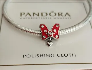 Charm Lazo Rojo de Minnie Mouse de Disney