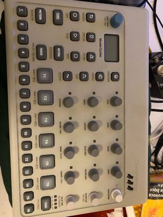 Elektron Model:Cycles Sintetizador Drum Machine