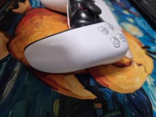 Controller PS5 DualSense con joystick magnetici TMR