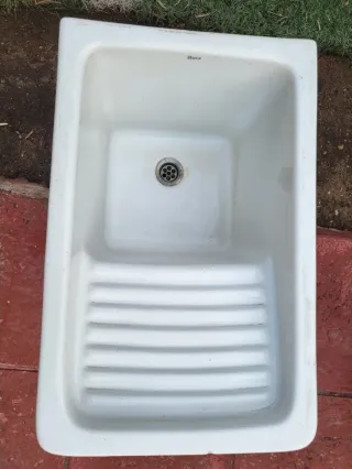Pila de lavar ropa Roca