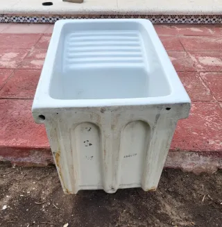 Pila de lavar ropa Roca