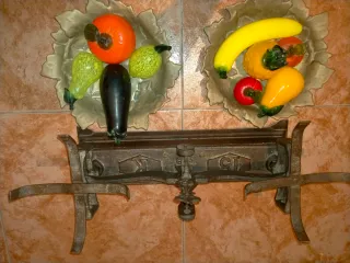 Báscula de hierro con platos de bronce