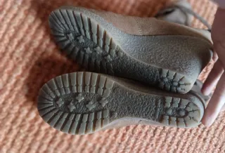 Botines de cuña de cuero