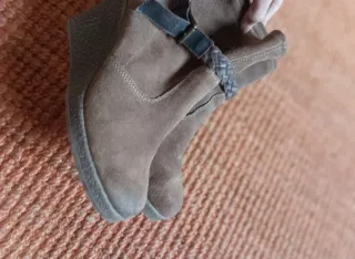 Botines de cuña de cuero