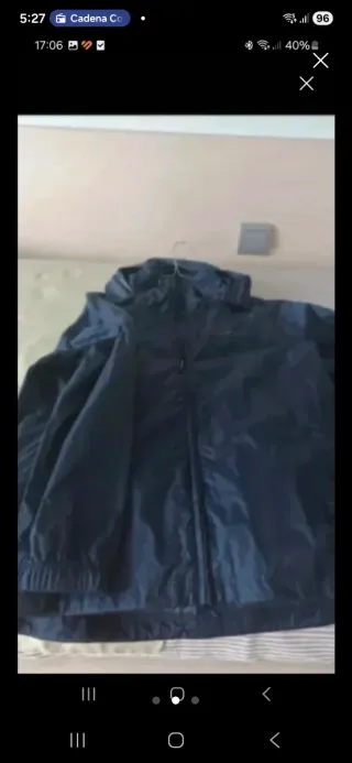 Chubasquero caballero azul