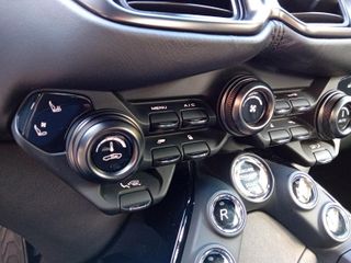 Aston Martin Vantage 4.0 V8