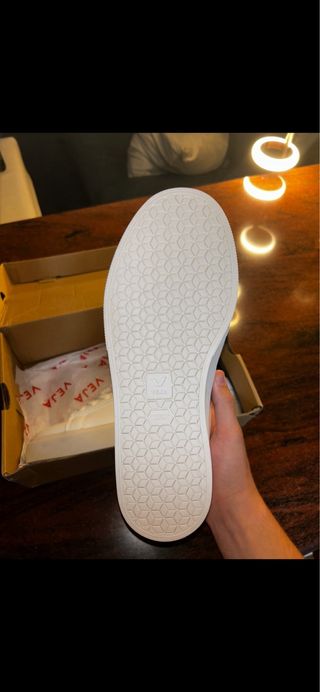 Zapatillas Veja Blancas con Logo Negro