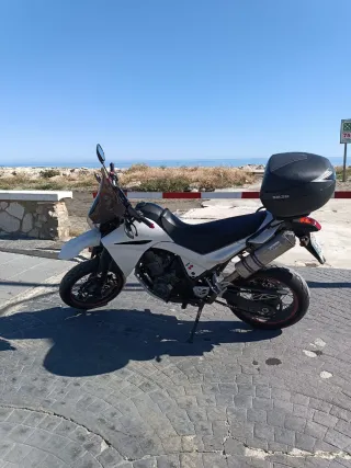 Yamaha XT 660 X Supermotard Blanca