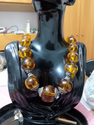 Imponente collana simil ambra