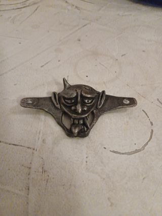 Placca demone vintage