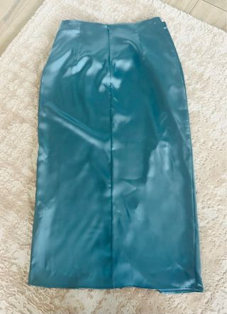 Falda midi Zara azul satinada