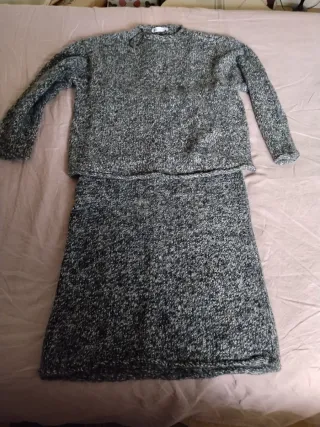 Conjunto jersey y falda gris