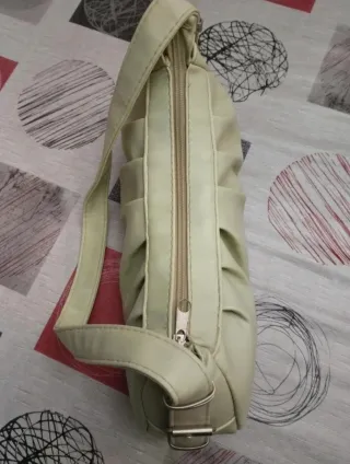 Bolso de hombro verde claro