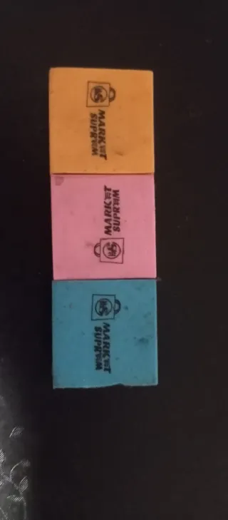 100-200-300 Gomas de Borrar 10 céntimos cada una