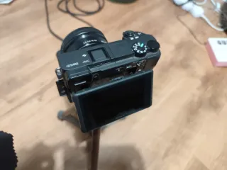 Sony Alpha 6400 + objetivo