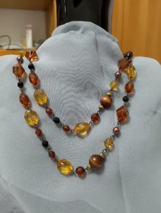 Collana lunga simil ambra